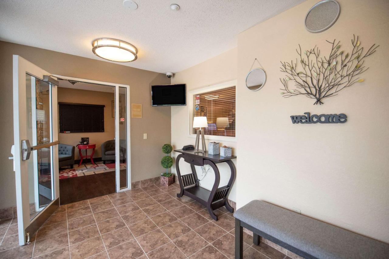 Sonesta Simply Suites Chicago Naperville Warrenville Exterior photo