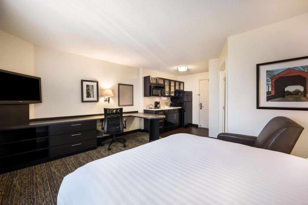 Sonesta Simply Suites Chicago Naperville Warrenville Exterior photo
